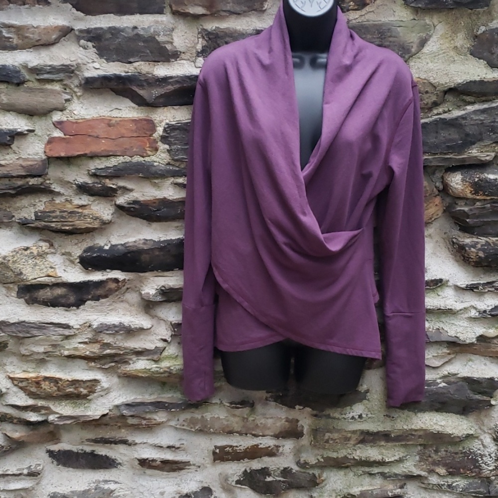 Athletic wrap sweatshirt